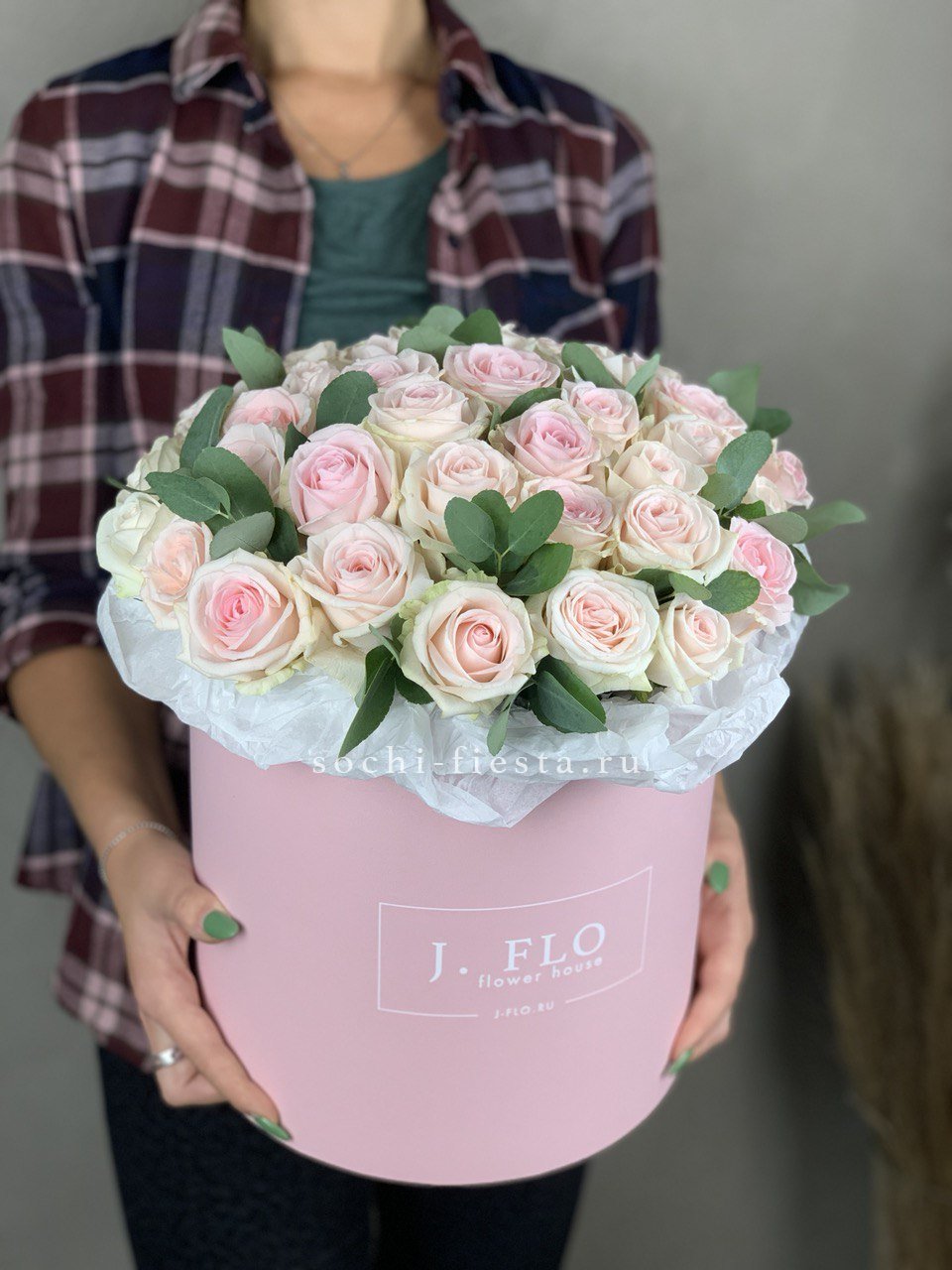 Розы в коробках 