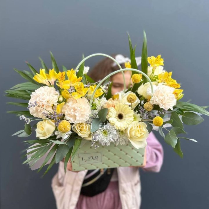 Сумочка с розами "Эпиа" в Краснодаре