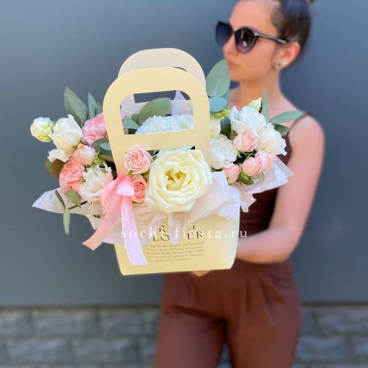 Цветочная сумочка "Рафаэль" в Краснодаре