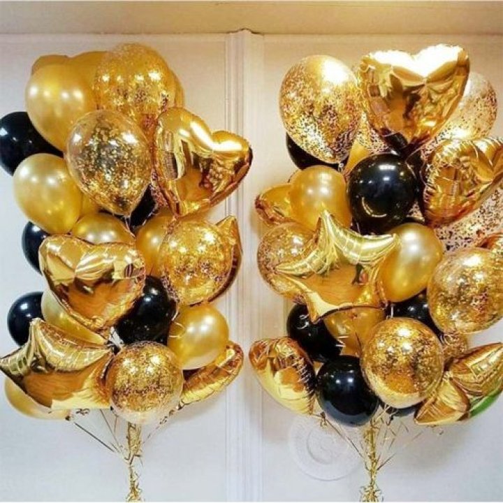 Фонтан шаров "Чёрное золото" в Краснодаре