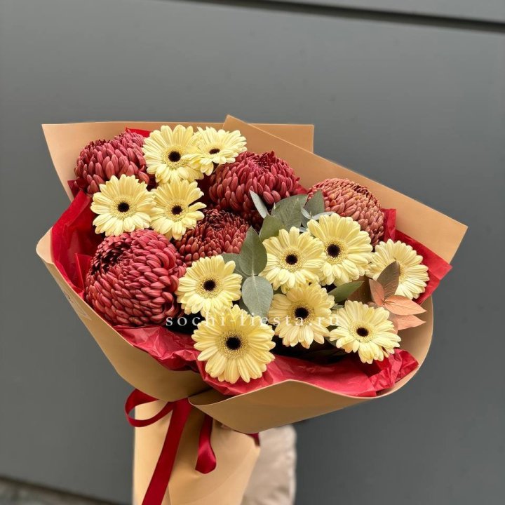 Букет гербер и хризантем Бигуди в Краснодаре