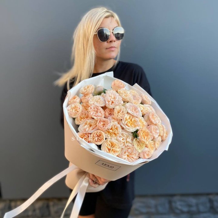 15 пионовидных роз №2 в Краснодаре