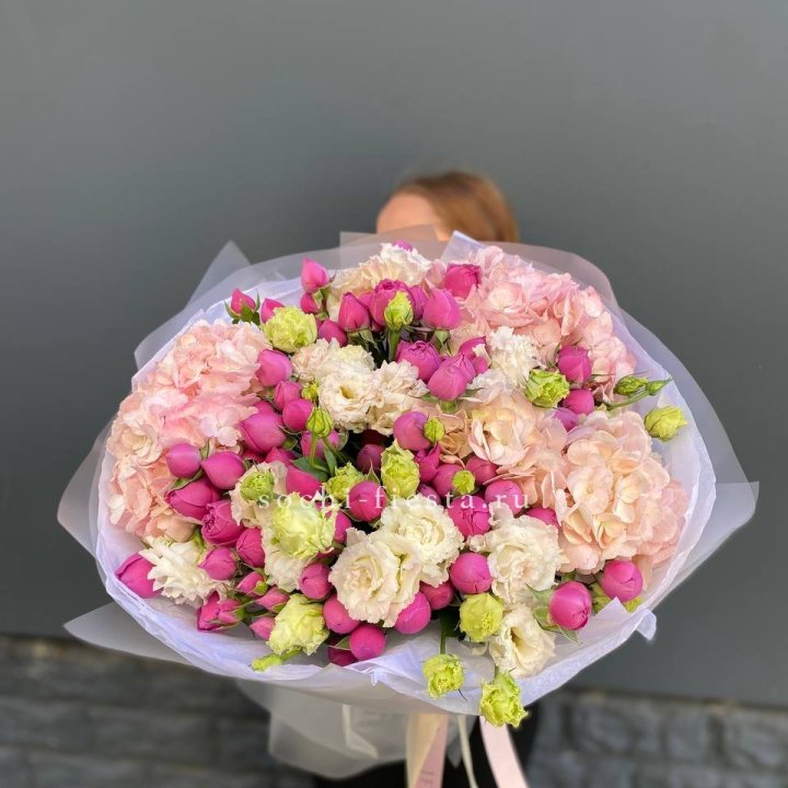  Букет  гортензий и Мисти в Краснодаре