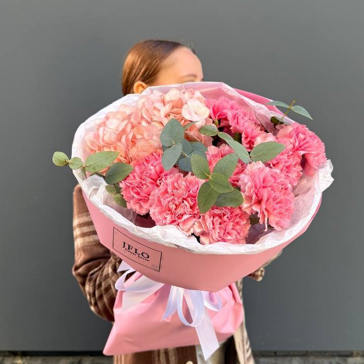 Дуо диантусы и гортензия в Краснодаре