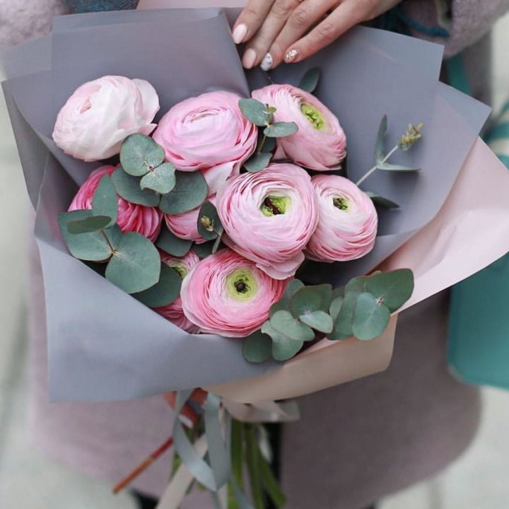 Ранункулюсы с эвкалиптом №1 в Краснодаре