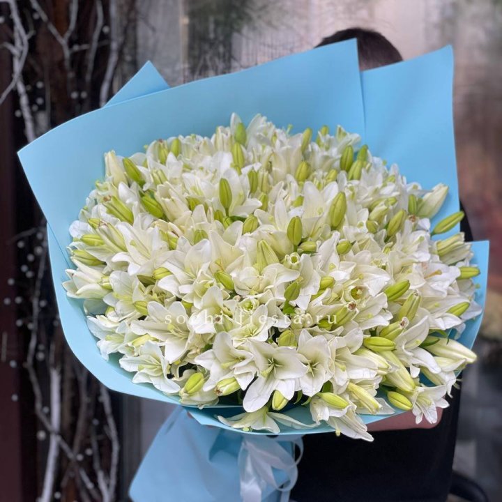 51 лилия в оформлении в Краснодаре