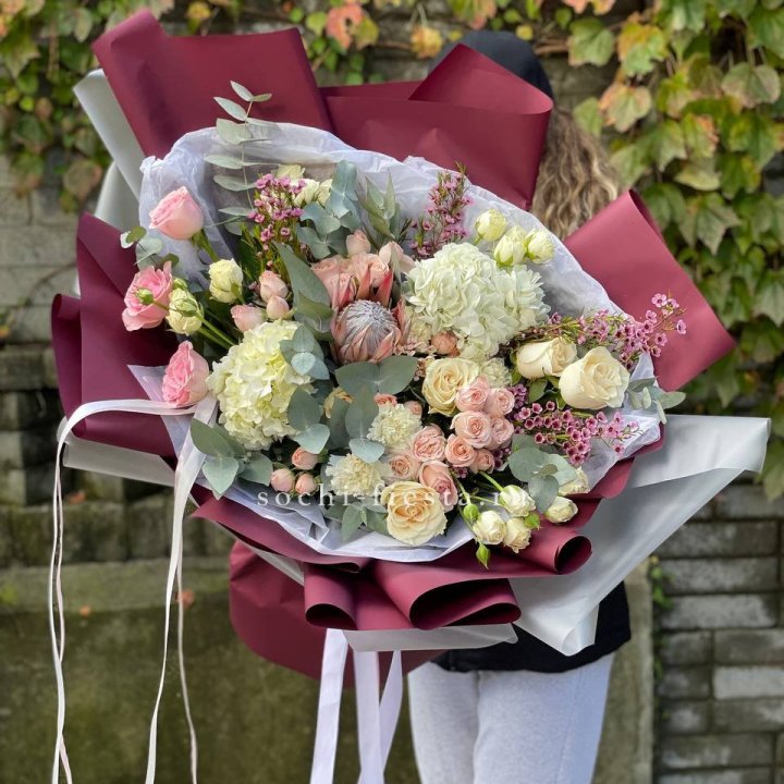 Авторский букет с протеей №1 в Краснодаре