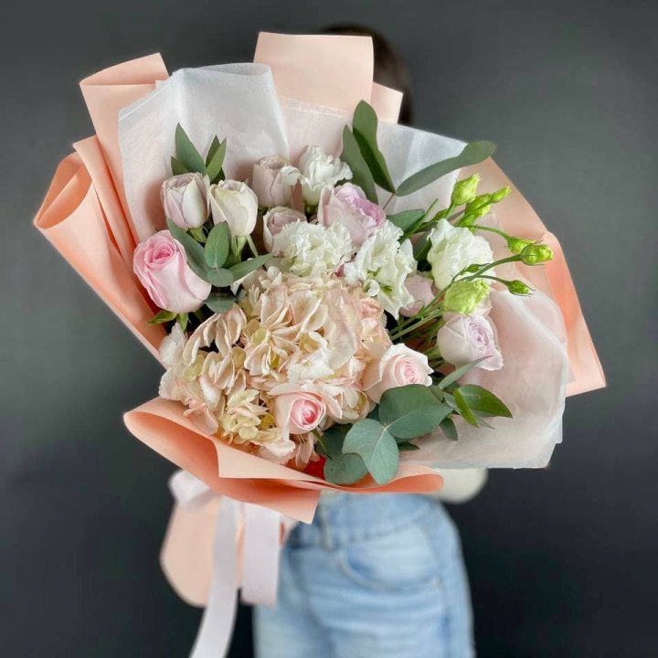 Букет с гортензией "Клодс" в Краснодаре