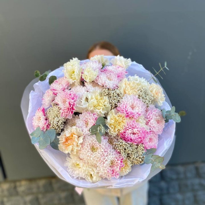 Букет из стойких цветов  в Краснодаре