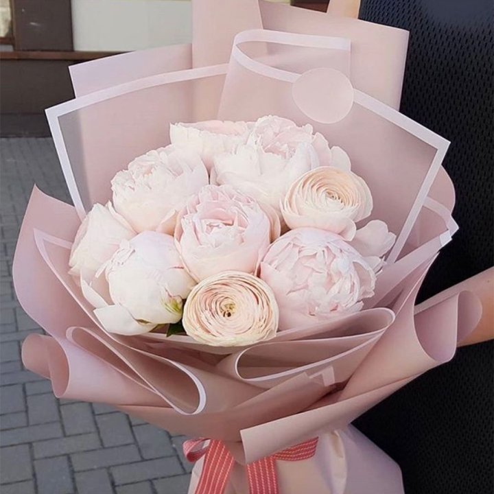 Пионы и ранункулюсы в Краснодаре