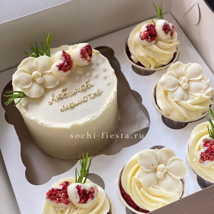 Капкейки и бенто-торт "Мамочке" в Краснодаре