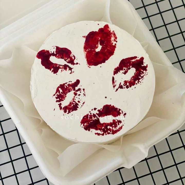 Бенто-торт "Поцелуй" в Краснодаре