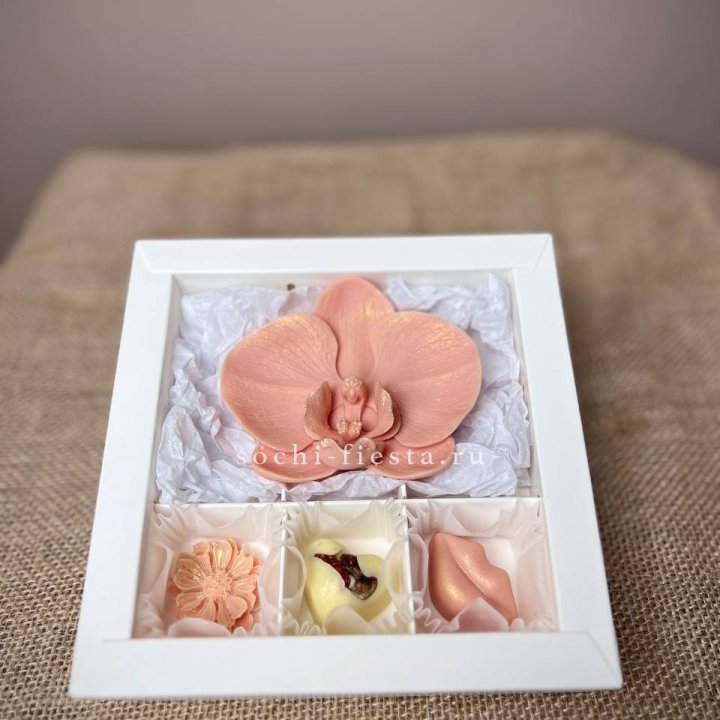 Конфеты из шоколада с Орхидеей в Краснодаре