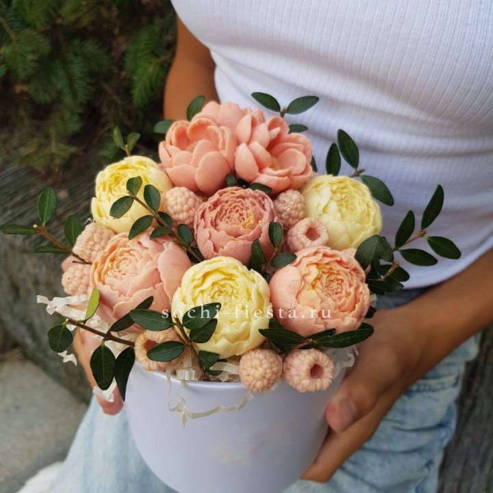 Шоколадный букет с ягодами в Краснодаре