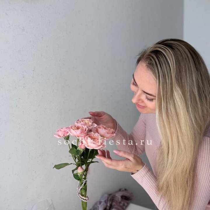 Цветочная подписка "Пакет маленький" в Краснодаре