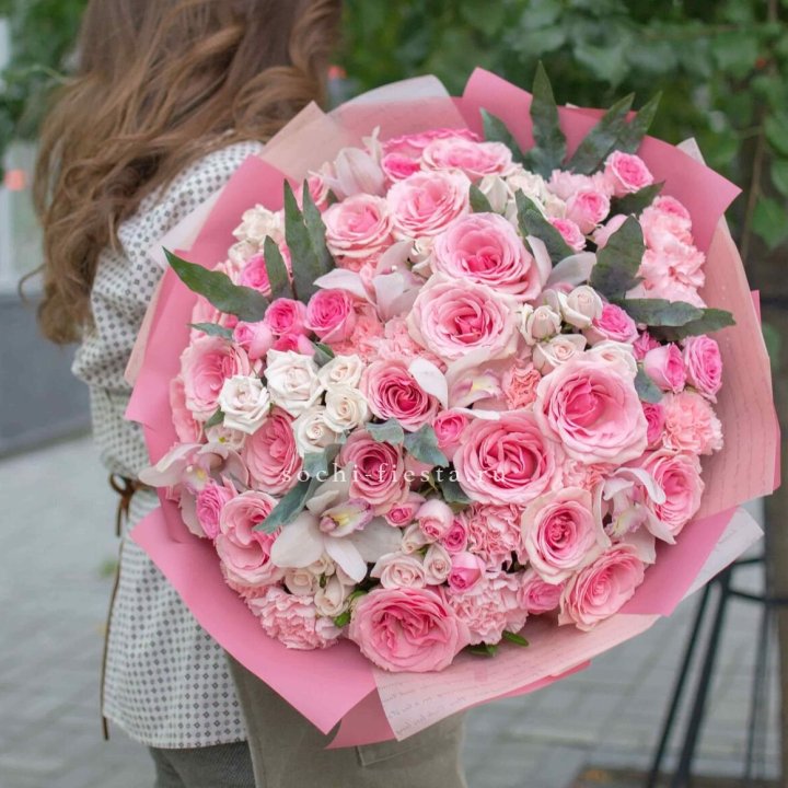 Дизайнерский букет "Барби" в Краснодаре