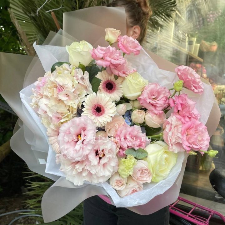 Дизайнерский букет "Лаундж пак" в Краснодаре