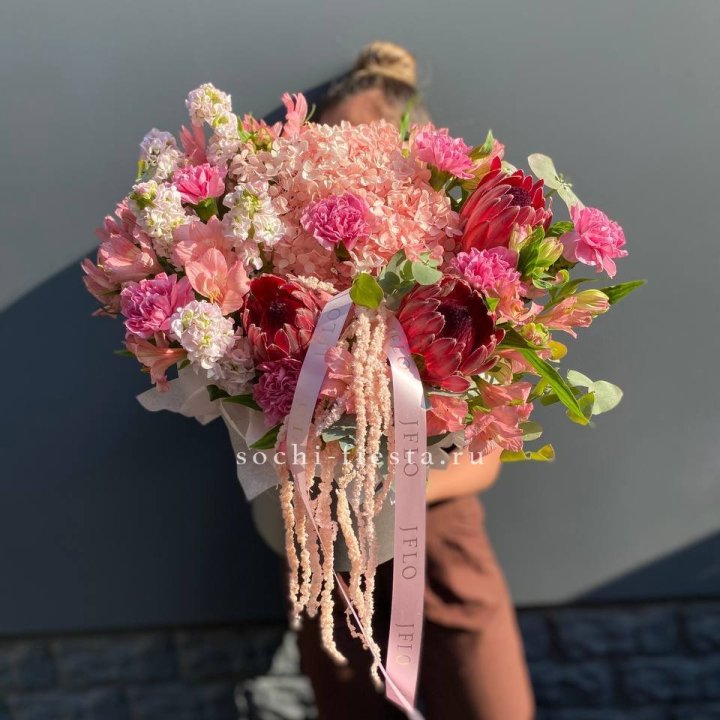 Коробка с цветами "Камикадзе" в Краснодаре