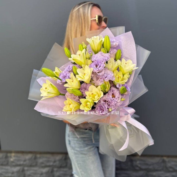 Букет лилий и эустом в Краснодаре