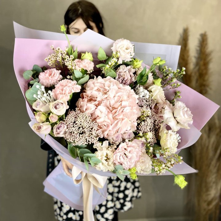 Дизайнерский букет "Трели кримс" в Краснодаре