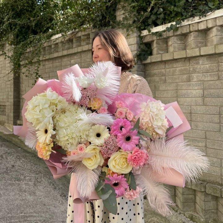 Дизайнерский букет "Валенсия" в Краснодаре