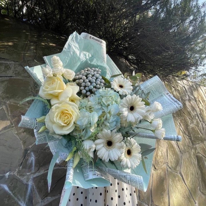 Дизайнерский букет "Линдж-блю" в Краснодаре