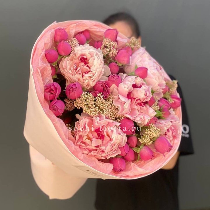  Букет с пионами "Преференс" в Краснодаре