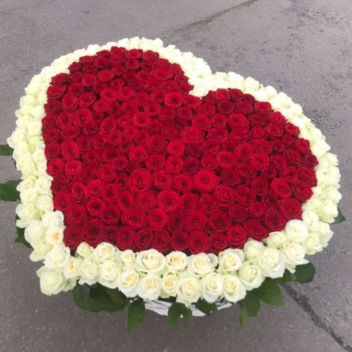 333 розы в корзине в Краснодаре