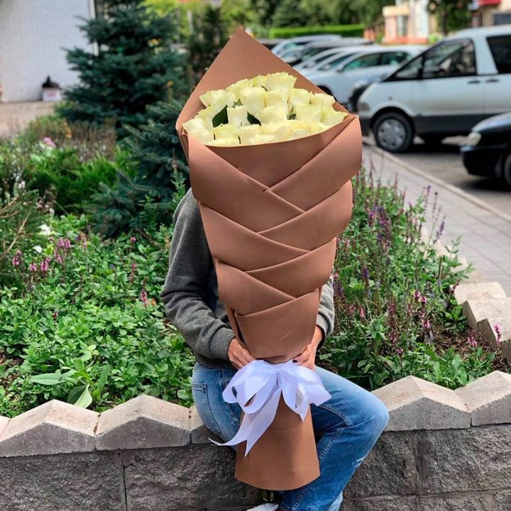 Голландские розы белые "Рыбка" в Краснодаре