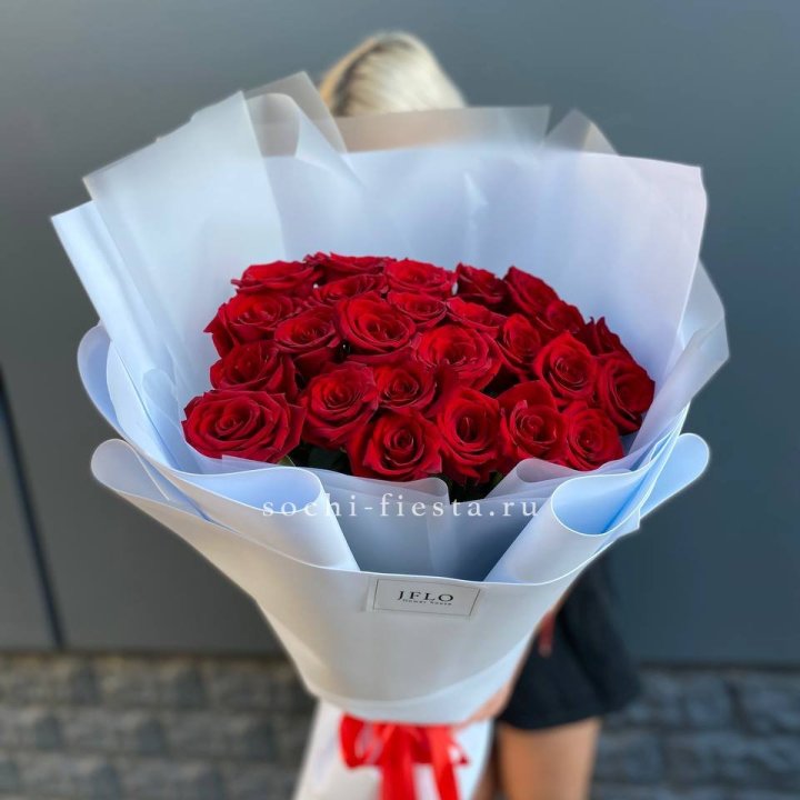 25 высоких роз  в Краснодаре