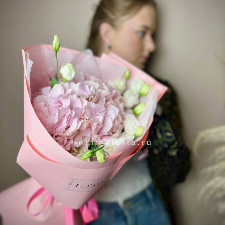 Букет с гортензией №2 в Краснодаре