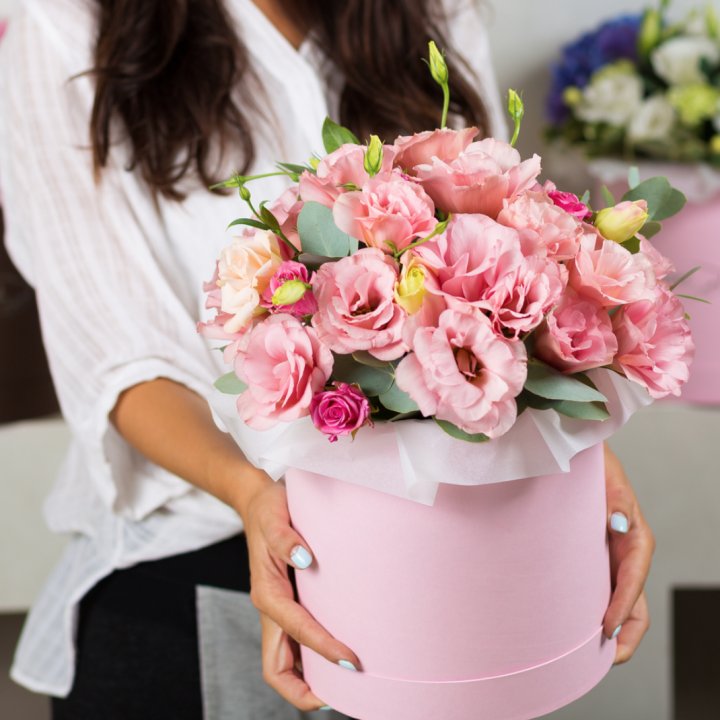 Эустома в шляпной коробке в Краснодаре