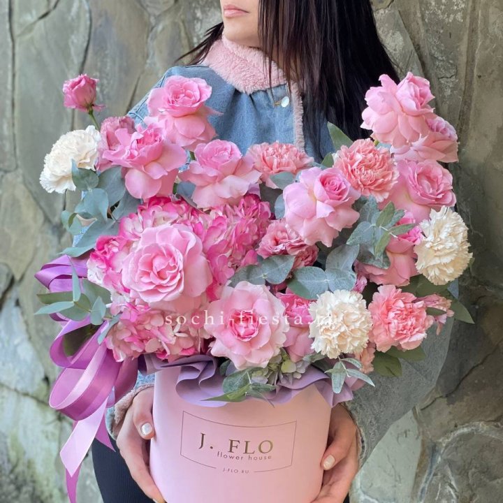 Цветочный бокс "Эсмиральда" в Краснодаре