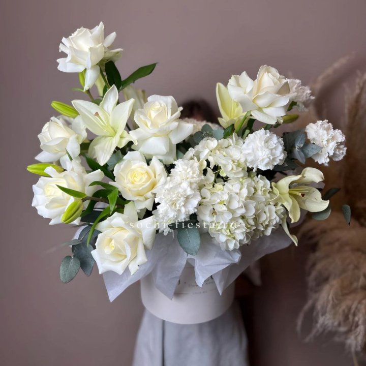 Цветочный бокс "Вайт дримс" в Краснодаре