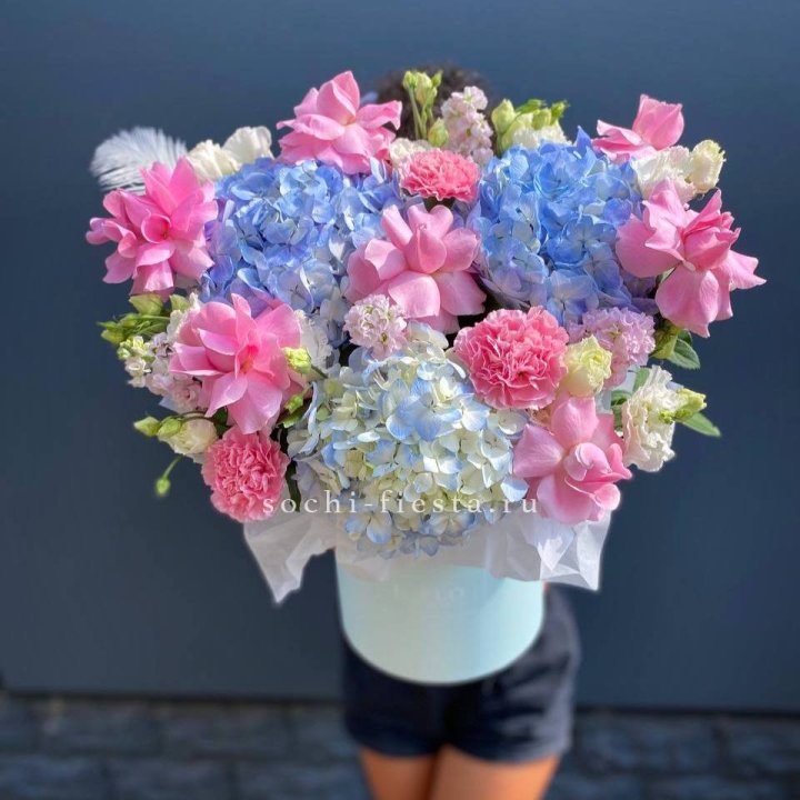 Коробка с цветами "Лемия" в Краснодаре