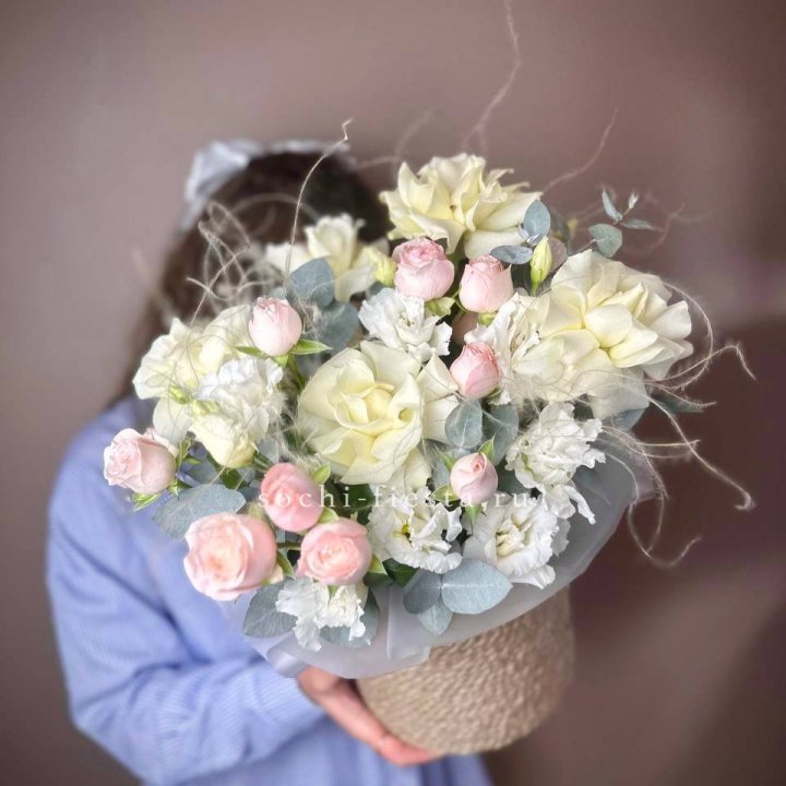 Авторский бокс "Милена" в джутовом кашпо в Краснодаре