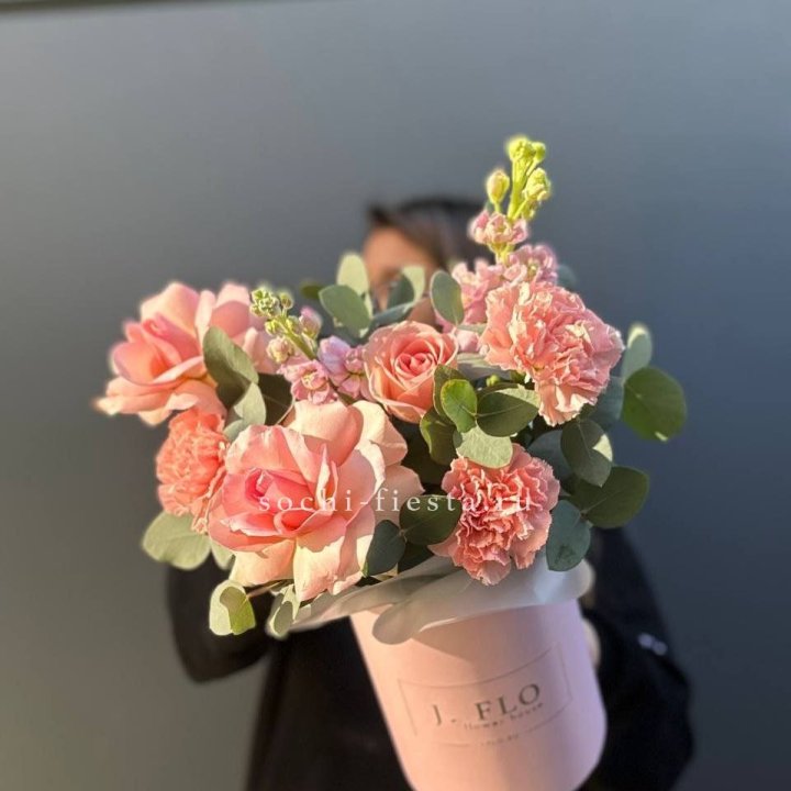 Цветы в боксе "Сизара" в Краснодаре