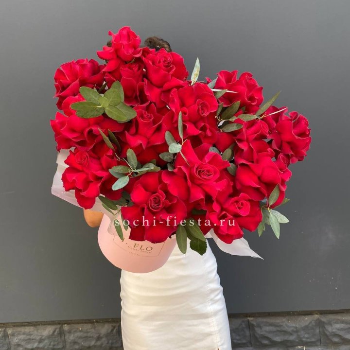 Бокс из 17 французских роз в Краснодаре