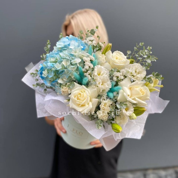 Цилиндр в голубых оттенках №1 в Краснодаре