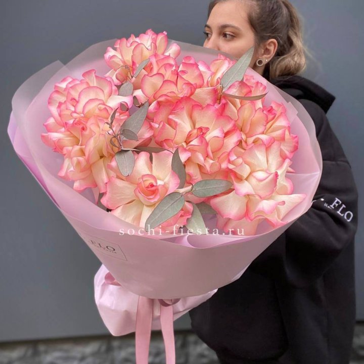 9 французских роз Джумилия в Краснодаре