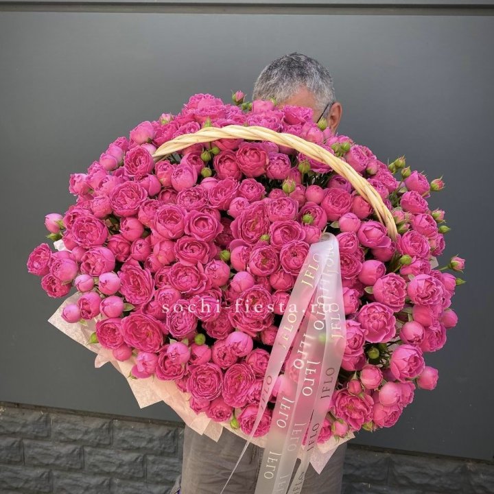 Корзина роз Мисти Баблс 151 в Краснодаре