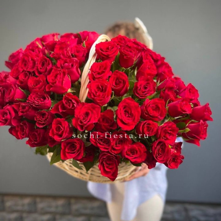 121 красная роза в корзине   в Краснодаре