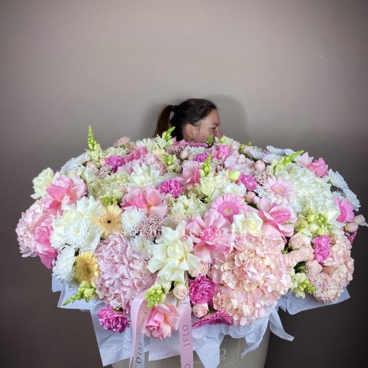 Корзина цветов «Рандеву» в Краснодаре