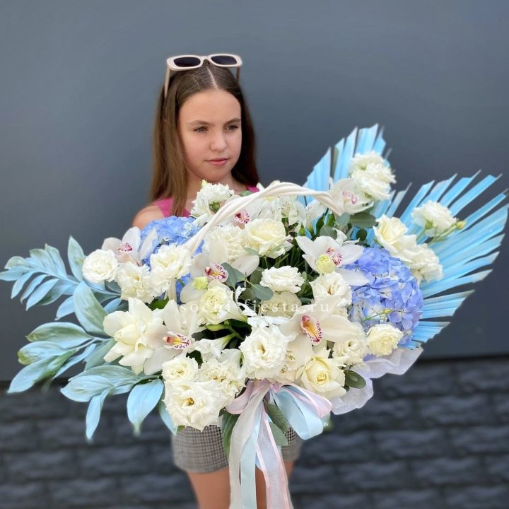 Цветочная корзина "Блю винч" в Краснодаре