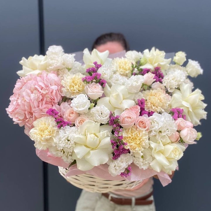 Корзина "Воздушная нежность" в Краснодаре