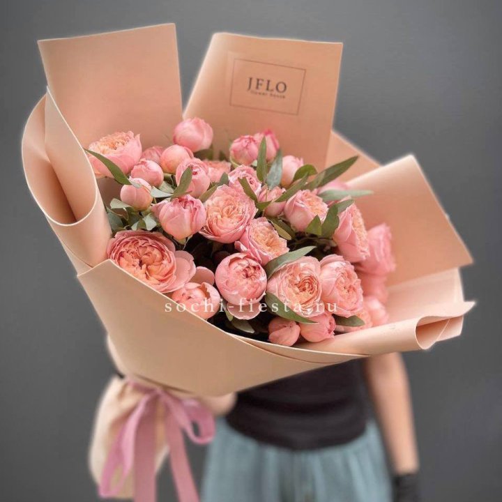 Букет из 9 кустовых роз Джульетта в Краснодаре