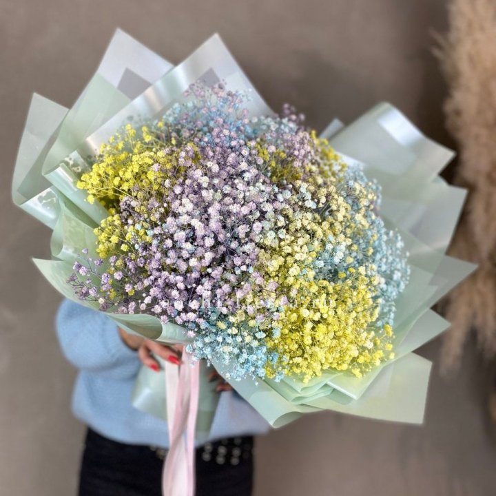 Букет радужных гипсофил в Краснодаре