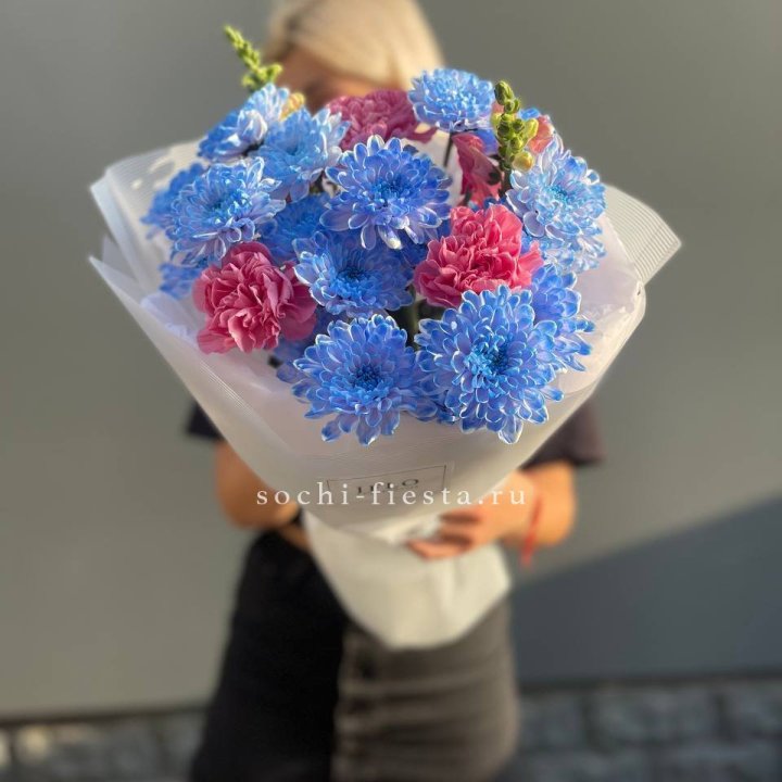 Букет сборный с хризантемой в Краснодаре