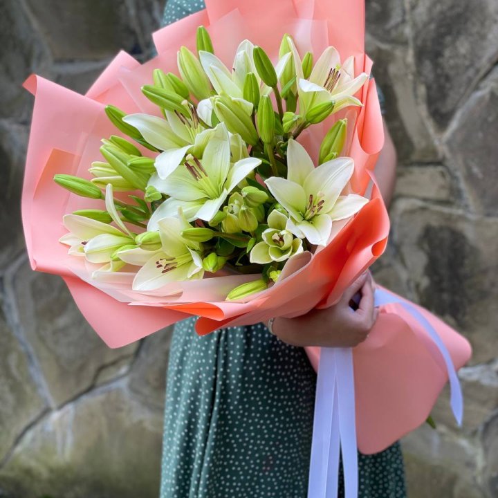 Букет из 7 белых лилий в Краснодаре
