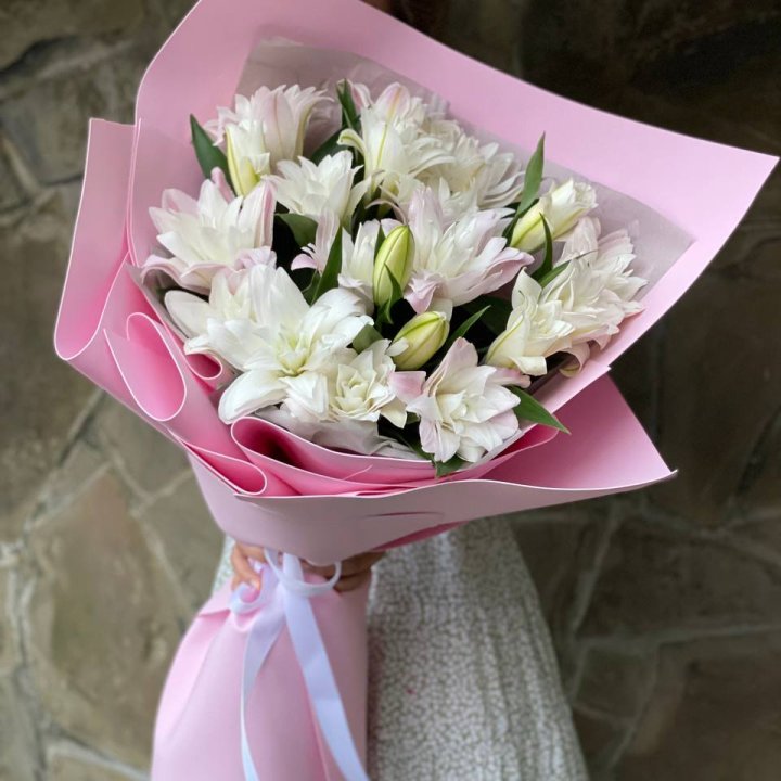 Букет пионовидных лилий №1 в Краснодаре